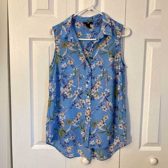 H&M Women's Size M Blue Floral Blouse Sleeveless Button Up Shirt - Picture 1 of 5